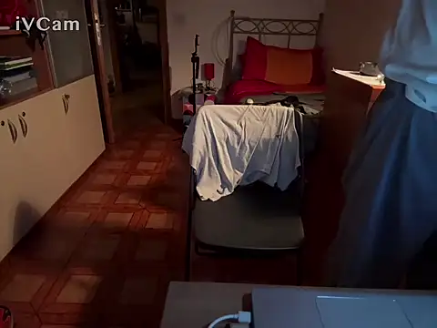 Snapshot of Pigna16PSRN chatting on February 11, 9:20 pm Pigna16PSRN online show from February 11, 9:20 pm