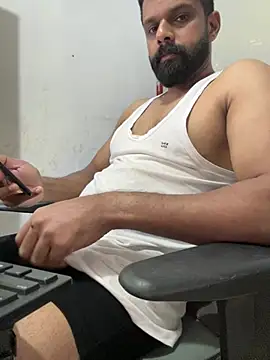 Vineeth3906 online show from March 24, 12:43 pm