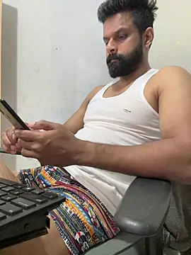 Vineeth3906 online show from April 8, 2:39 pm