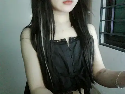 Snapshot of Annabelle-e chatting on October 12, 5:45 pm Annabelle-e online show from October 12, 5:45 pm