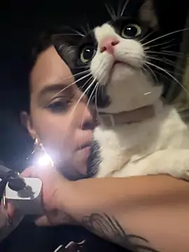 Snapshot of Hayleyourslave chatting on December 20, 12:29 am Hayleyourslave online show from December 20, 12:29 am