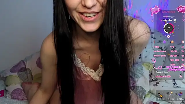 Snapshot of Veliora chatting on November 30, 1:59 pm Veliora online show from November 30, 1:59 pm