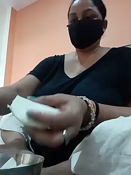 Rakhi sawant143 online show from June 10, 3:18 am