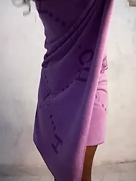 Snapshot of venuki_ihalagamage chatting on February 28, 7:04 pm venuki ihalagamage online show from February 28, 7:04 pm