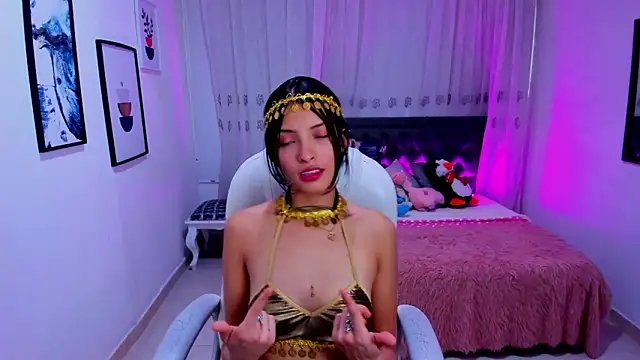 Mia Clay1 online show from December 22, 9:01 pm