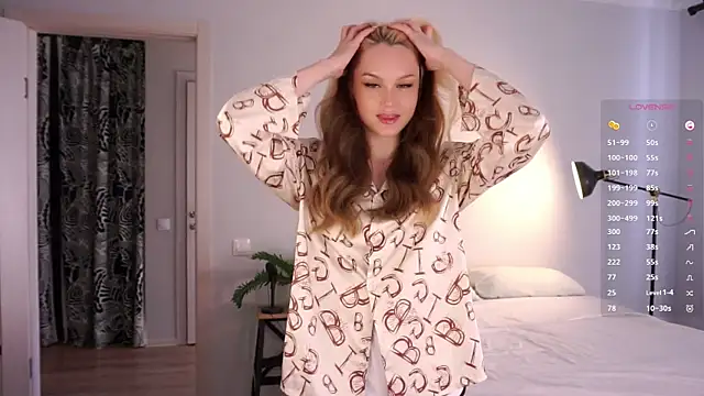 Snapshot of CherieSprinzl chatting on September 17, 6:04 am CherieSprinzl online show from September 17, 6:04 am