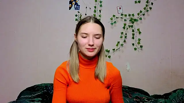  kikiclark   online show from December 19, 8:49 pm