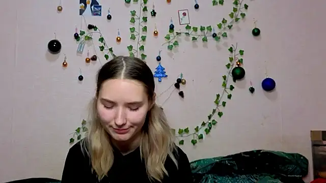  kikiclark   online show from January 8, 8:55 pm