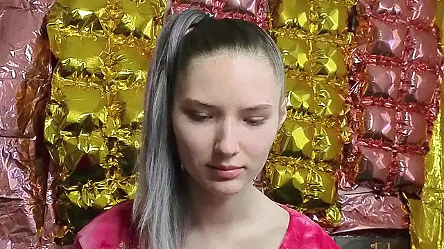  kikiclark   online show from April 17, 1:25 pm