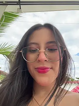 Juanita-Diaz online show from January 18, 8:45 pm