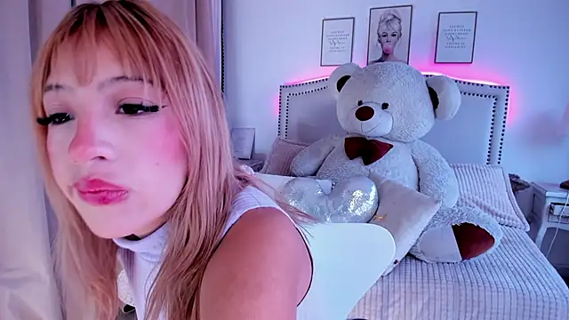 Snapshot of Mayajhons chatting on December 4, 12:36 pm Mayajhons online show from December 4, 12:36 pm