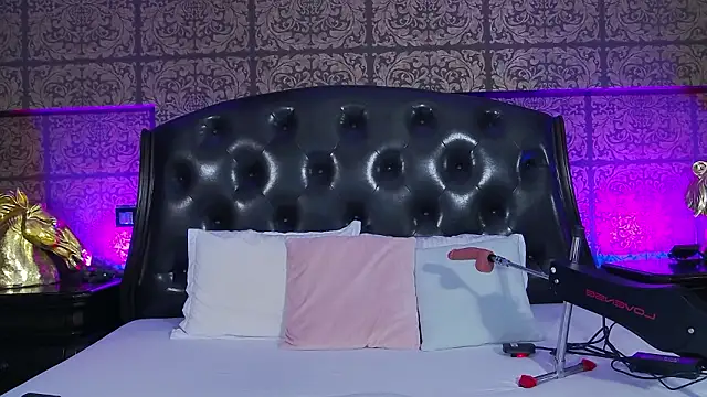 KendraMaxx online show from March 27, 6:19 am