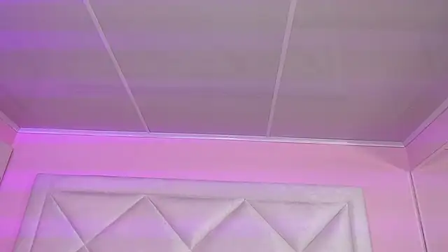 Miaa Smithh   online show from October 25, 12:34 pm