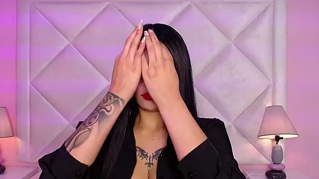 Miaa Smithh   online show from October 30, 12:28 pm