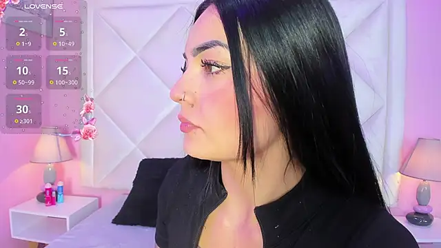 Miaa Smithh   online show from April 7, 9:04 pm