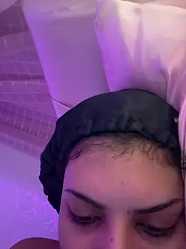 luluzinhax online show from April 15, 5:03 am