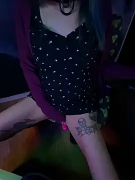 Snapshot of mmmminaDarling chatting on February 20, 6:26 am mmmminaDarling online show from February 20, 6:26 am