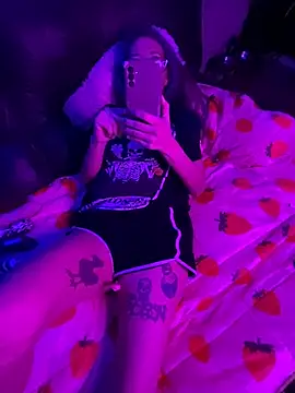 Snapshot of mmmminaDarling chatting on February 26, 4:44 am mmmminaDarling online show from February 26, 4:44 am