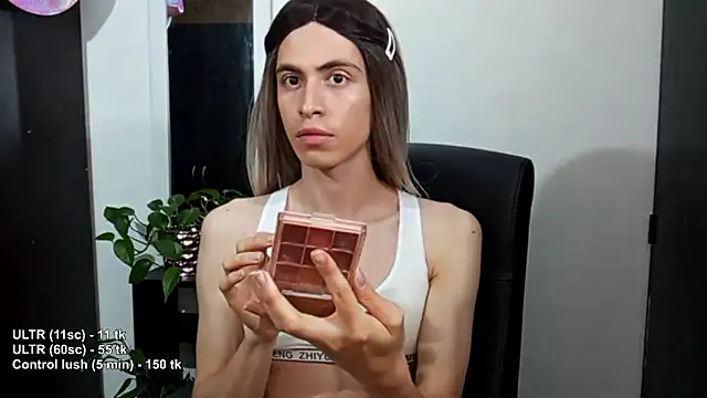 Snapshot of Andy_Roses chatting on December 19, 2:40 am Andy Roses online show from December 19, 2:40 am