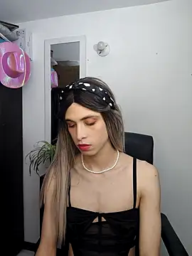 Snapshot of Andy_Roses chatting on February 3, 6:51 am Andy Roses online show from February 3, 6:51 am