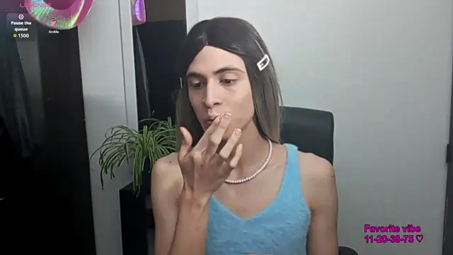 Snapshot of Andy_Roses chatting on February 6, 8:40 am Andy Roses online show from February 6, 8:40 am