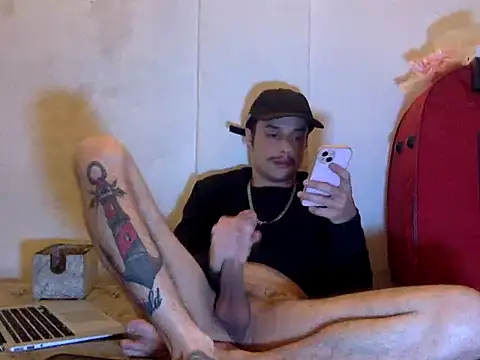 Snapshot of chrisalmeid_ chatting on October 9, 5:16 am chrisalmeid online show from October 9, 5:16 am