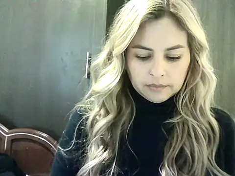 Valery  Rouse  online show from October 1, 8:15 pm