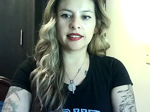 Valery  Rouse  online show from March 22, 8:23 pm