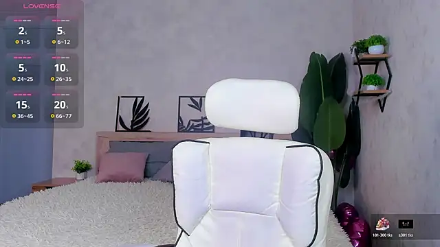 Lynn Martin online show from April 6, 12:19 am