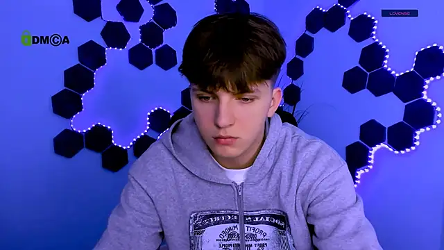 travis wolf  online show from April 10, 8:52 am