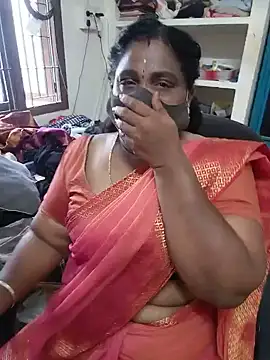 Snapshot of Tamil_Kavitha10 chatting on July 5, 1:12 am Tamil Kavitha10 online show from July 5, 1:12 am