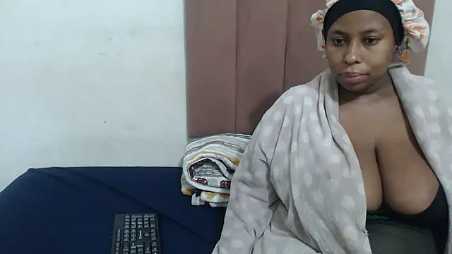 Snapshot of Chubby_Queenx255 chatting on November 14, 5:22 pm Chubby Queenx255 online show from November 14, 5:22 pm