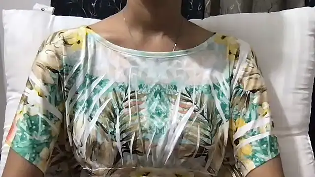 Riva arora01 online show from March 26, 10:32 am