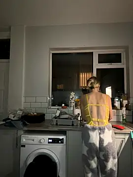 CheekyChelseaX online show from October 31, 7:59 pm