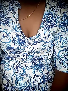 Snapshot of SindhuHappy chatting on September 15, 9:20 am SindhuHappy online show from September 15, 9:20 am