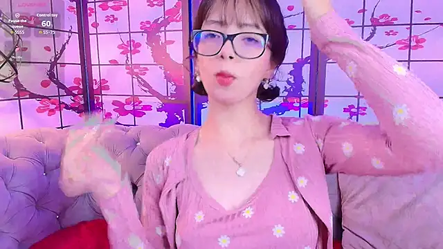 Snapshot of Sweet_1Angel chatting on October 15, 11:43 am Sweet 1Angel online show from October 15, 11:43 am