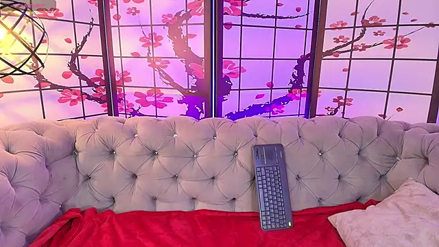 Snapshot of Sweet_1Angel chatting on November 8, 12:16 pm Sweet 1Angel online show from November 8, 12:16 pm