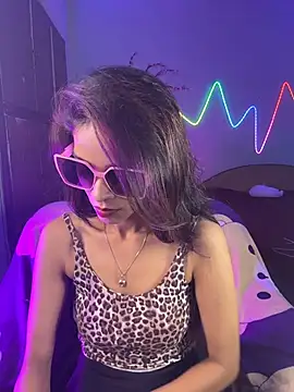 royeoy22 online show from June 26, 6:51 am