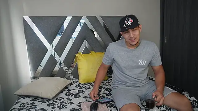 massimo vidal  online show from September 24, 12:30 pm