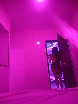 SaraBust online show from November 21, 9:02 pm