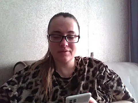 Snapshot of karina160000 chatting on January 7, 6:05 am karina160000 online show from January 7, 6:05 am