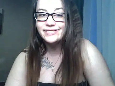 Snapshot of karina160000 chatting on February 20, 2:17 pm karina160000 online show from February 20, 2:17 pm