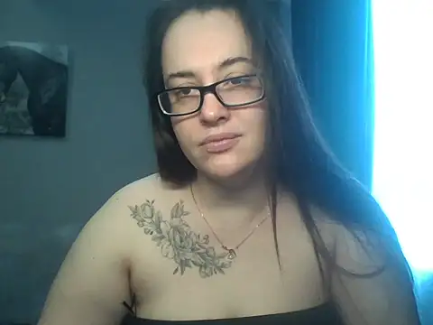 Snapshot of karina160000 chatting on March 1, 10:28 am karina160000 online show from March 1, 10:28 am