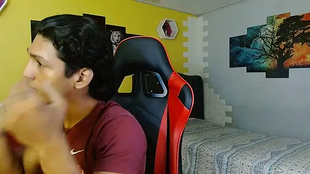 Snapshot of bull_cam chatting on November 24, 3:45 pm bull cam online show from November 24, 3:45 pm