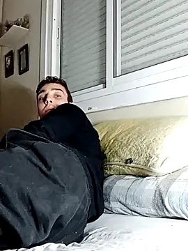 Snapshot of josemcf26 chatting on December 2, 9:28 pm josemcf26 online show from December 2, 9:28 pm