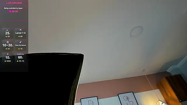 Mia Valentine  online show from December 16, 8:14 pm