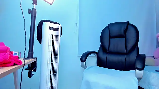 Snapshot of kate_lua chatting on October 6, 11:51 am kate lua online show from October 6, 11:51 am