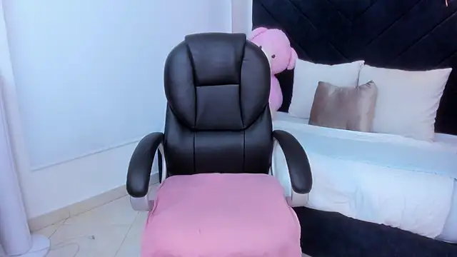 Snapshot of kate_lua chatting on November 24, 11:54 am kate lua online show from November 24, 11:54 am