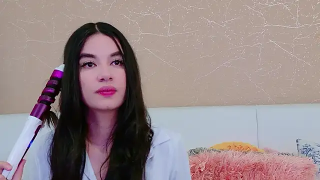 MiaDunoff online show from March 29, 9:37 pm