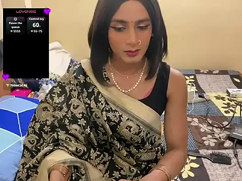 LuvLayla online show from April 16, 8:31 pm